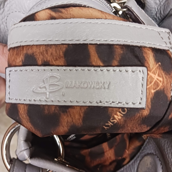 B Makowsky Gray Leather Crossbody Front Pockets Silver Hardware Adjustable Strap - Picture 12 of 15